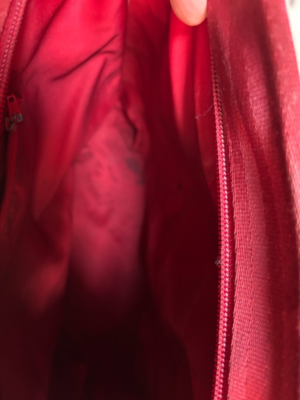 Harvey’s Seatbelt Crossbody Bag in Red - Picture 7 of 10